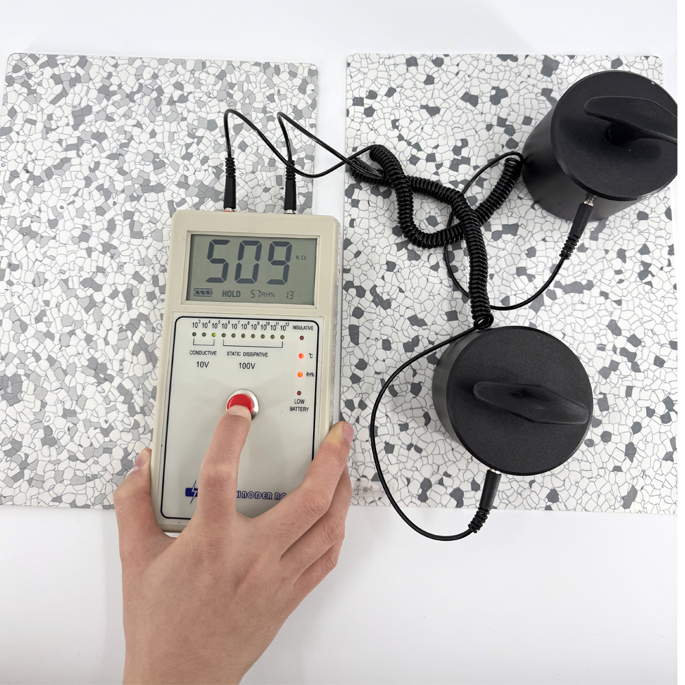 Conductive Flooring Homogeneous ESD PVC Floor Tiles PUR Coated Antistatic Vinyl Flooring esd
